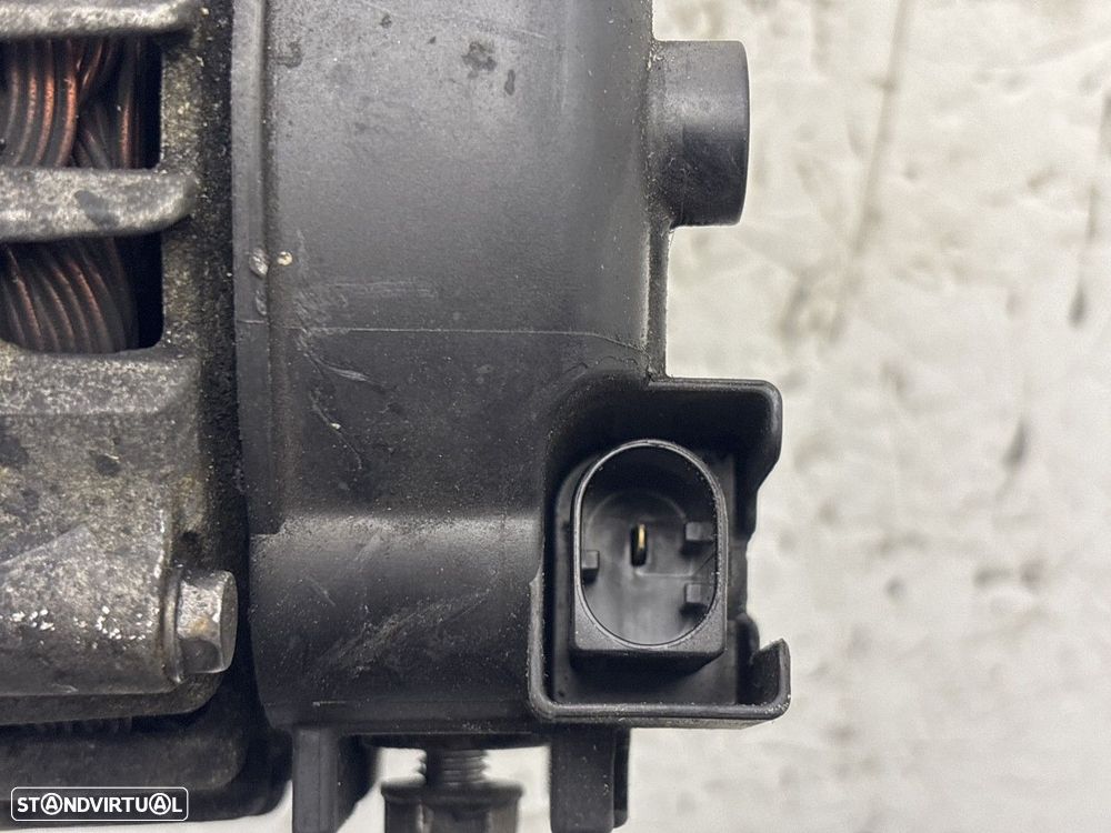 Alternador BMW 1 (E81) 118 d REF. 7802261A104 MOTOR N47D20C - 5