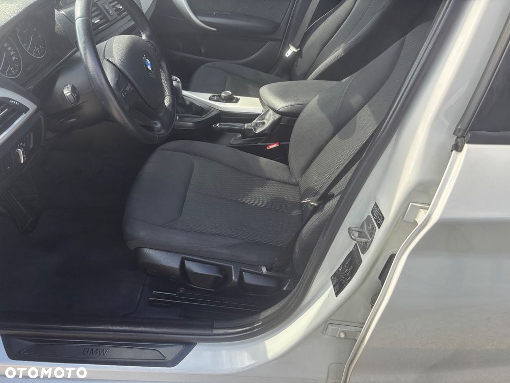 BMW Seria 1 116i - 29