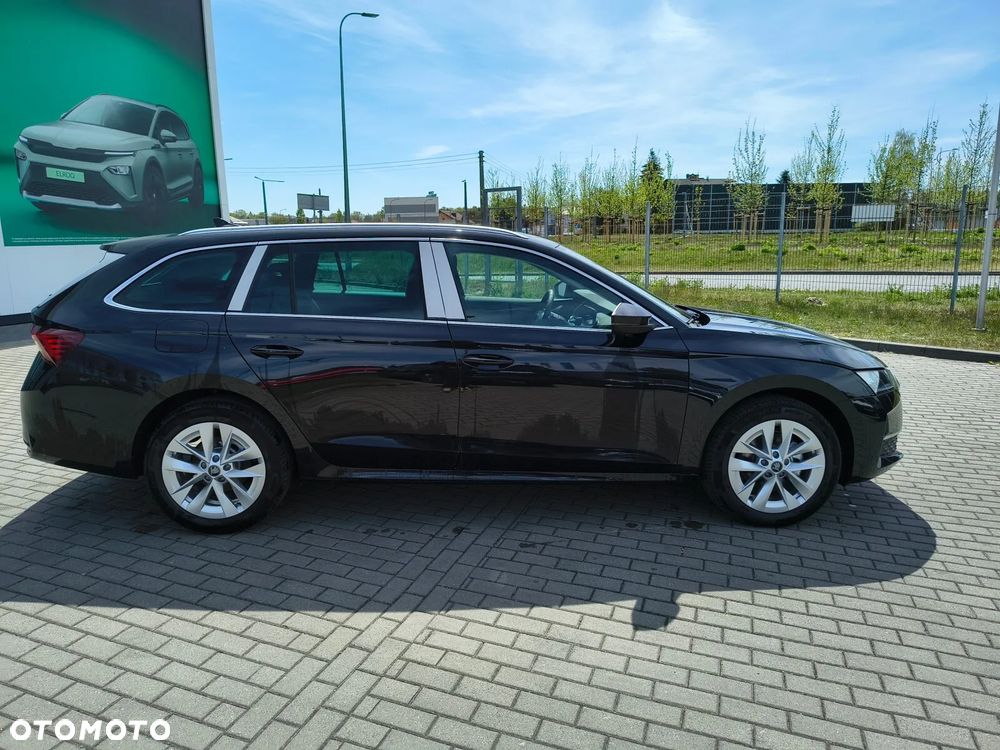 Skoda Octavia 1.5 TSI mHEV Selection DSG - 9