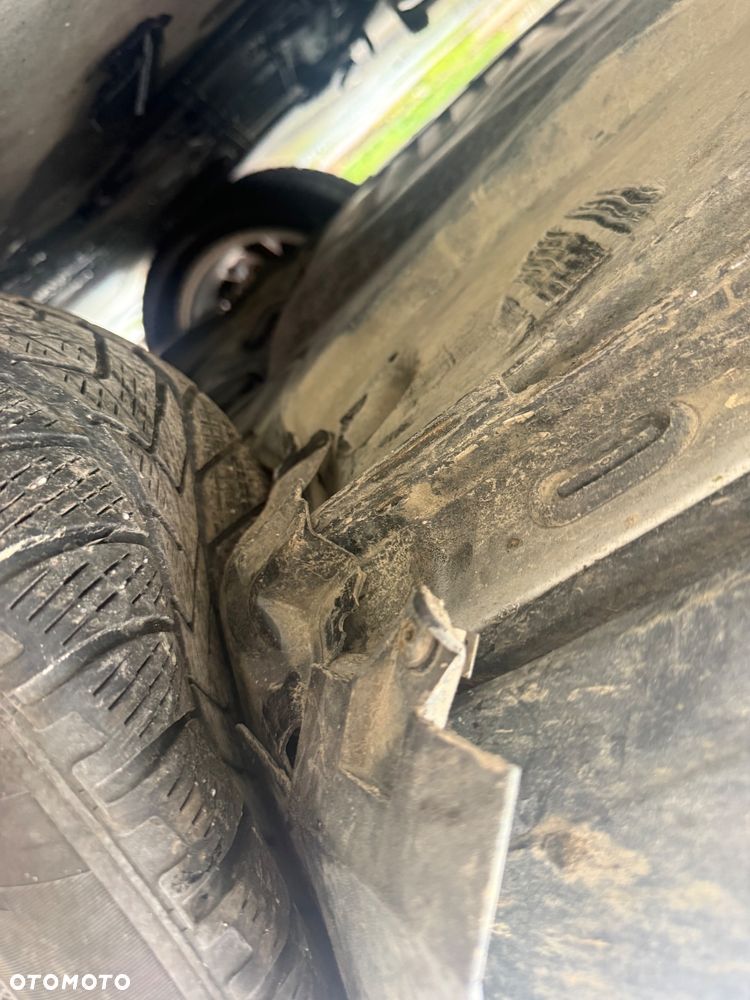 Volkswagen Tiguan 2.0 TDI SCR 4MotION DSG R-Line - 15