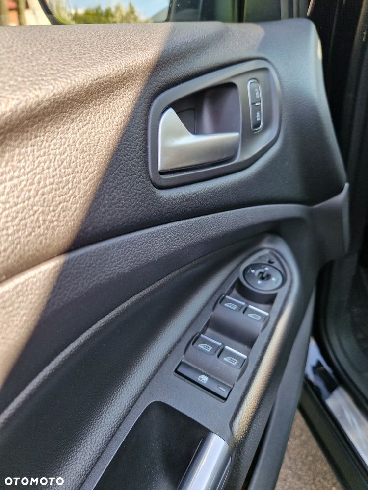 Ford Kuga 1.5 EcoBoost 2x4 Titanium - 15