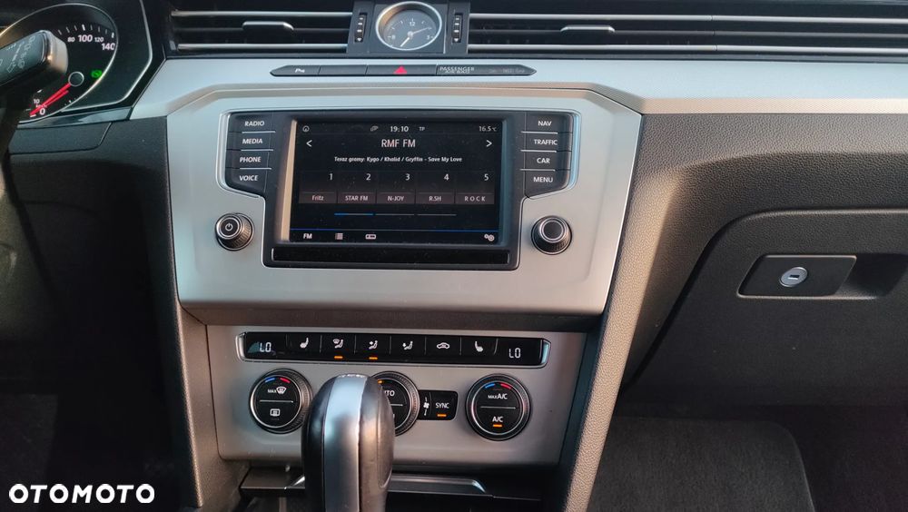 Volkswagen Passat 2.0 TDI SCR DSG Highline - 16