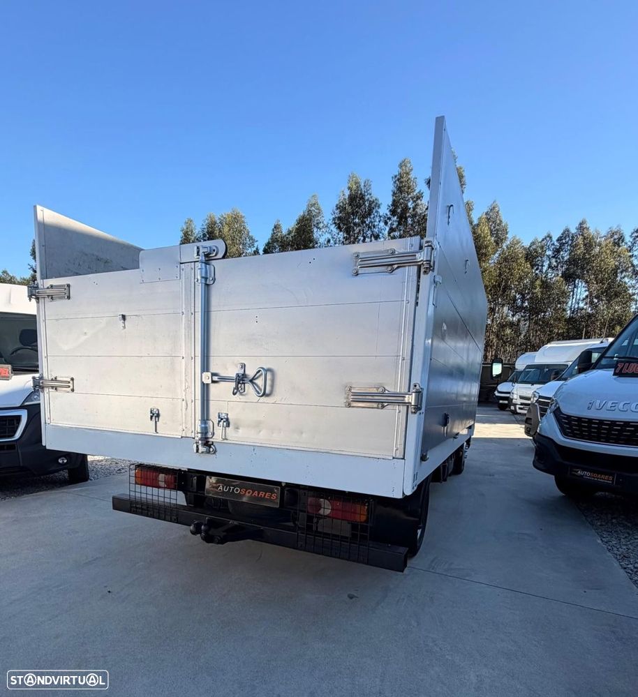 Nissan Cabstar Cabine Dupla - Basculante - 11