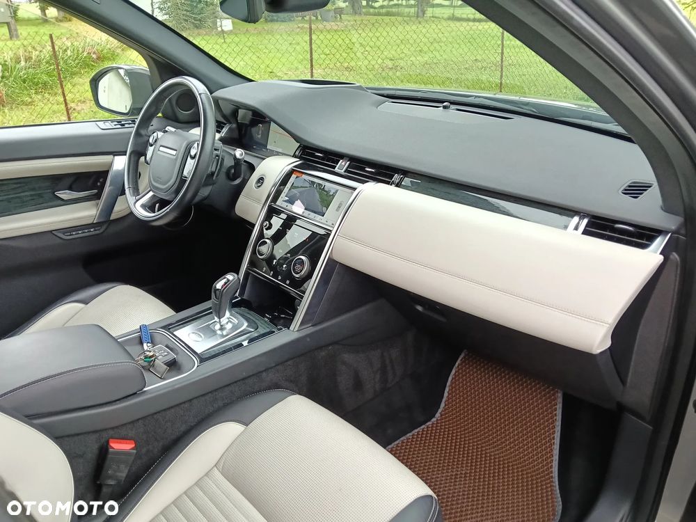 Land Rover Discovery Sport P300e R-Dynamic HSE - 18