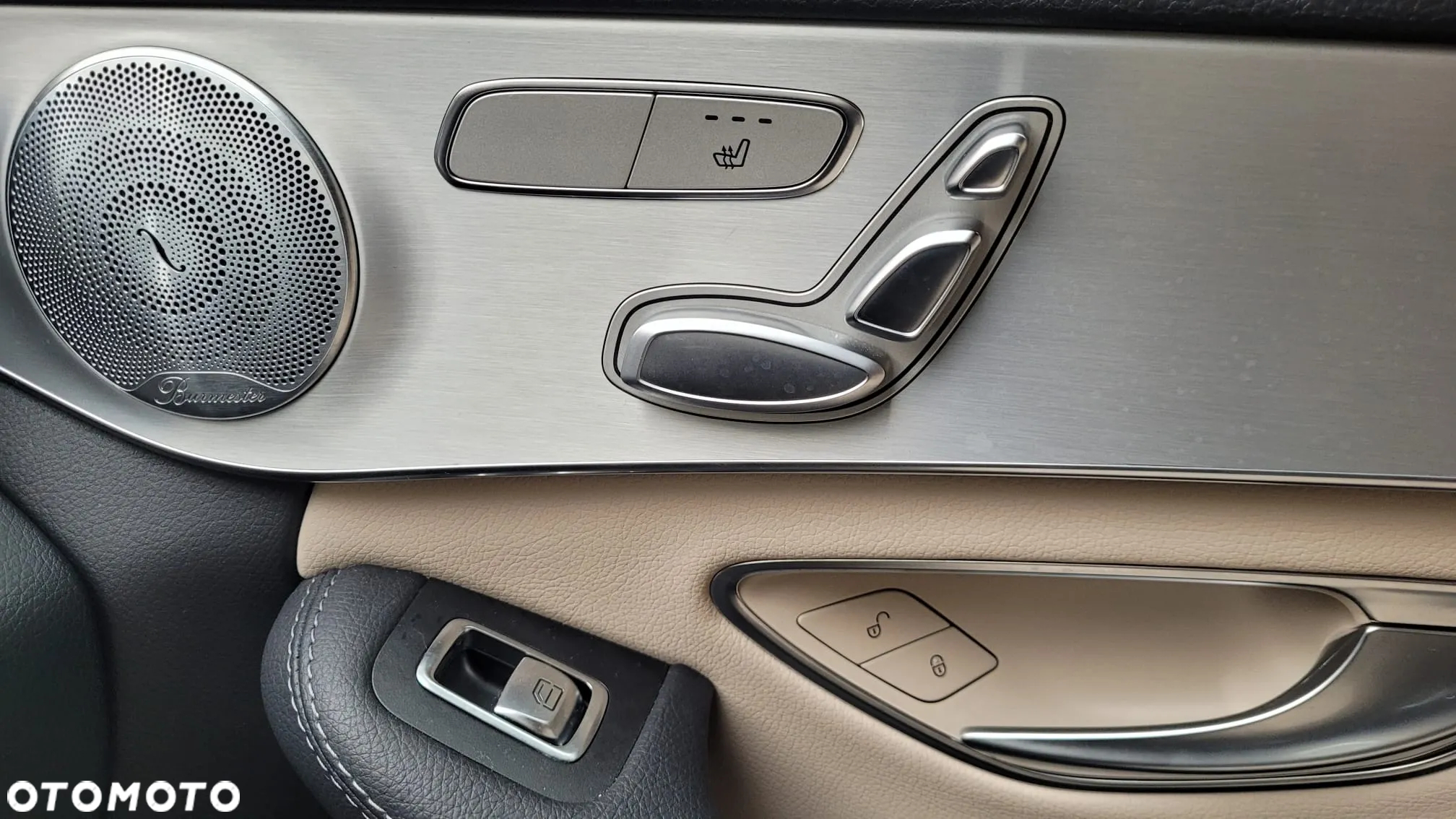 Mercedes-Benz Klasa C 300 4Matic 9G-TRONIC AMG Line - 25