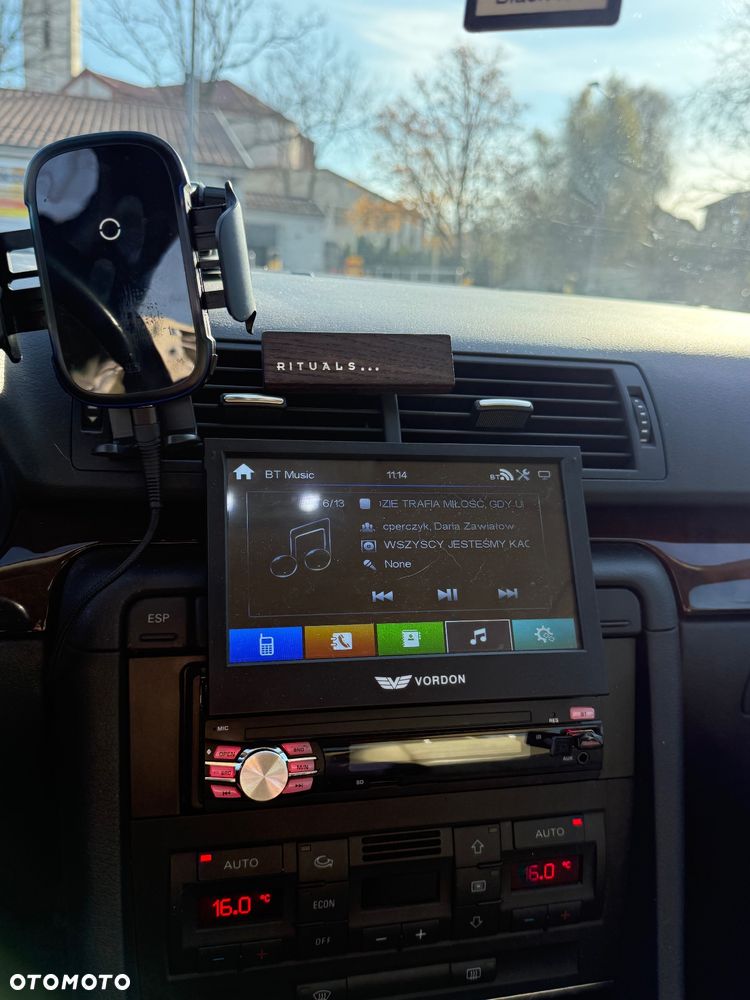 Audi A4 Avant 2.0T FSI - 12