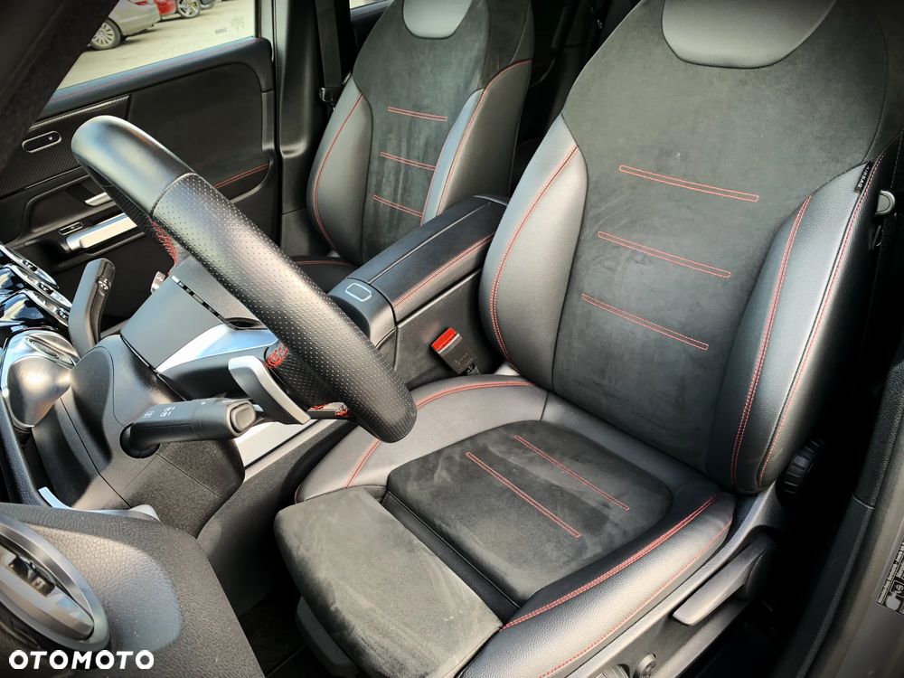 Mercedes-Benz GLB 200 7G-DCT - 9