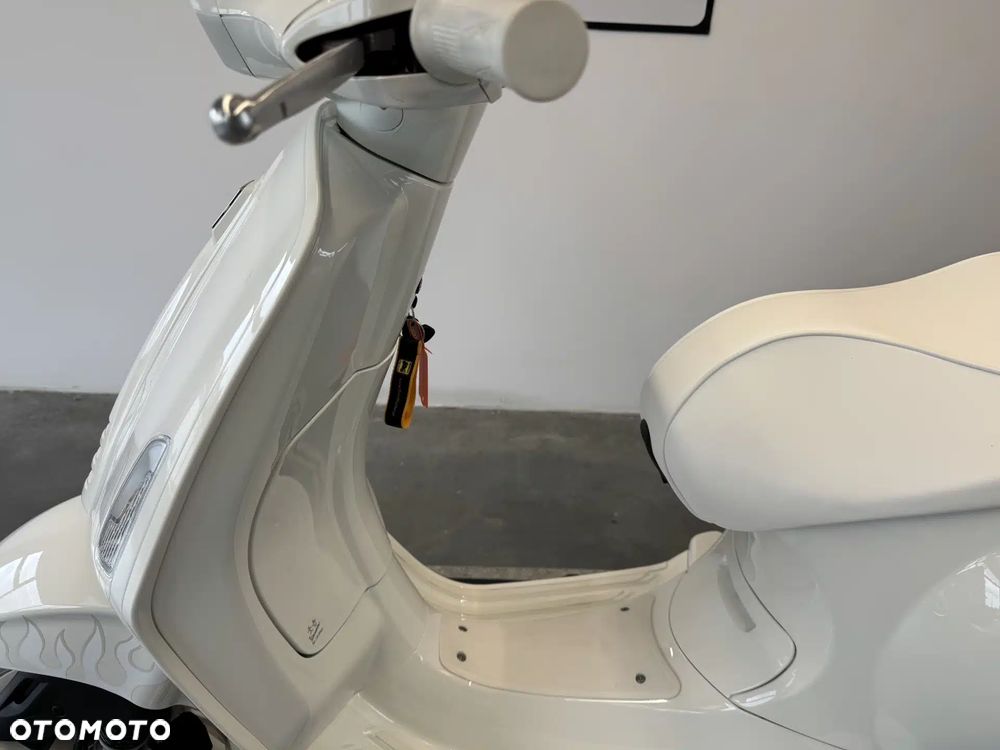 Piaggio Vespa - 22