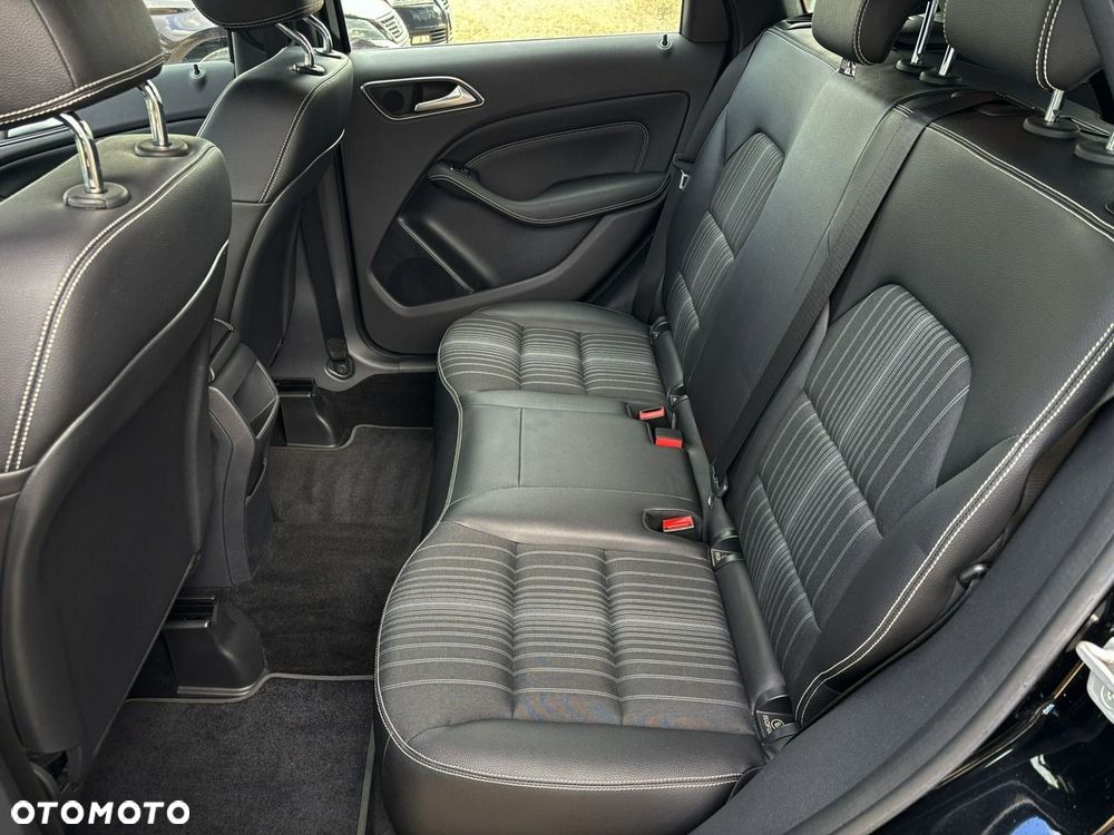 Mercedes-Benz Klasa B 200 7G-DCT UrbanStyle Edition - 23