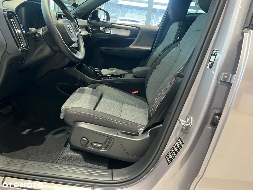 Volvo XC 40 B4 AWD Ultimate Dark - 19