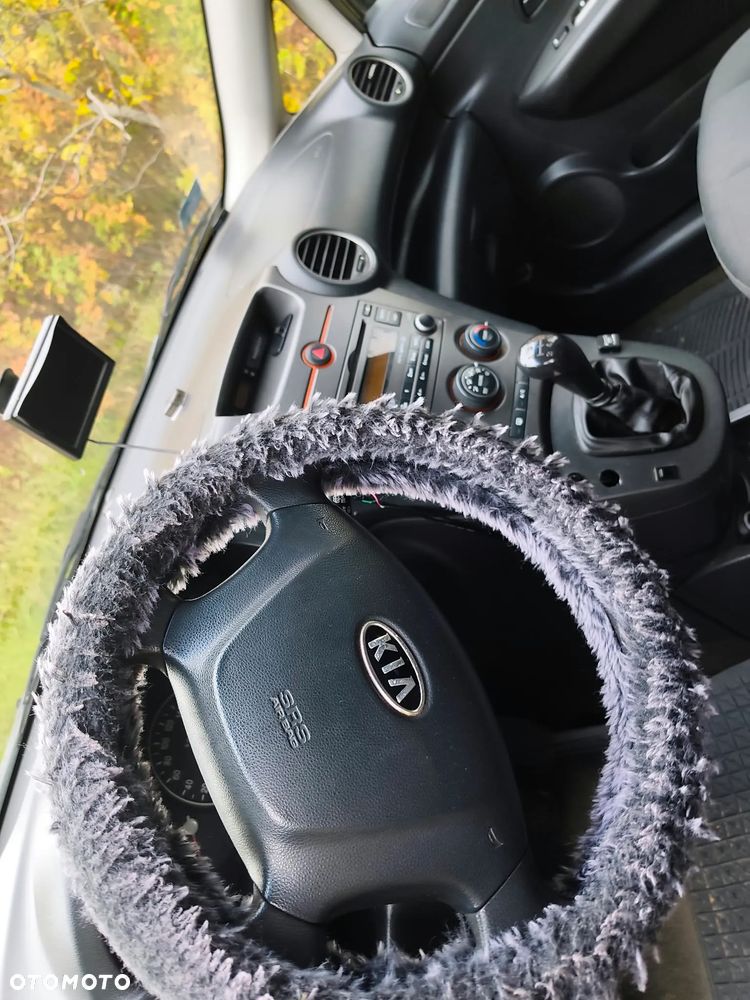 Kia Carens 2007 photo 4