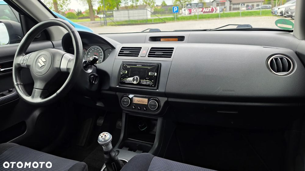 Suzuki Swift 1.3 Black and White - 12