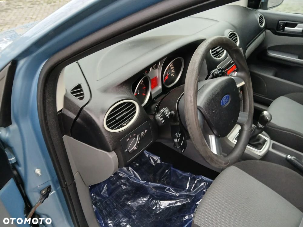 Ford Focus 1.6 16V Ambiente - 13