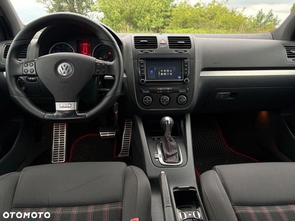 Volkswagen Golf - 18