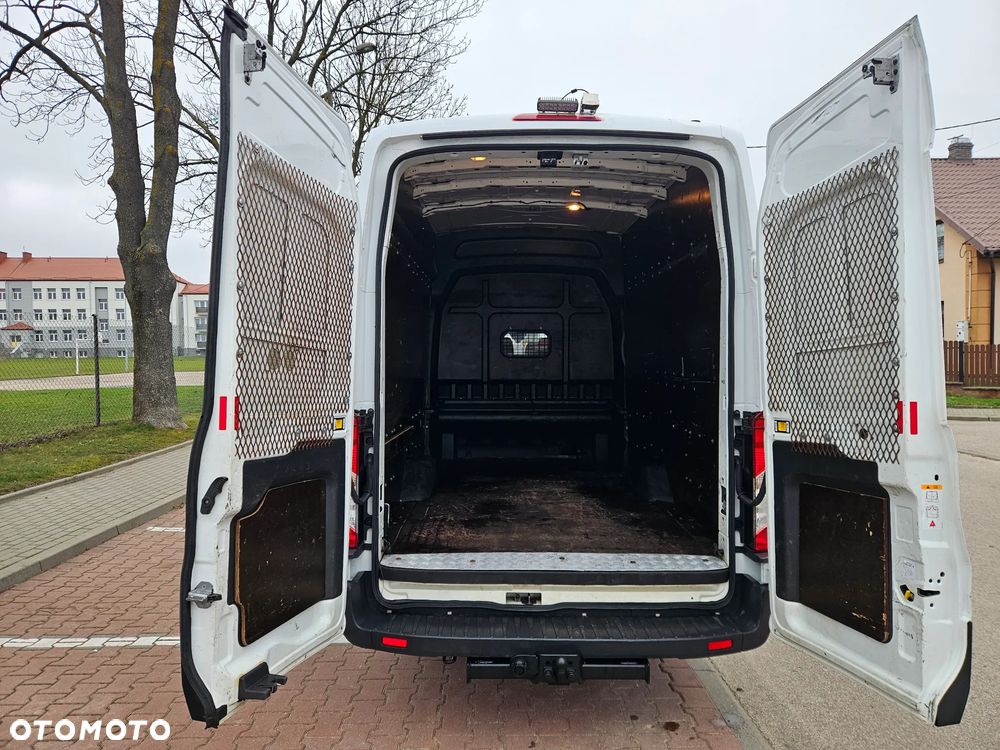 Ford Transit - 12