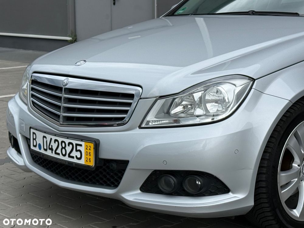 Mercedes-Benz Klasa C 180 CGI Automatik BlueEFFICIENCY Elegance - 6