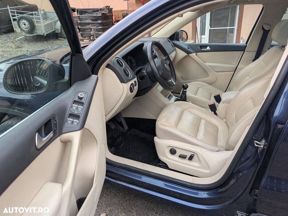 Volkswagen Tiguan 2.0 TDI DPF 4Motion BlueMotion Technology Track & Field - 8