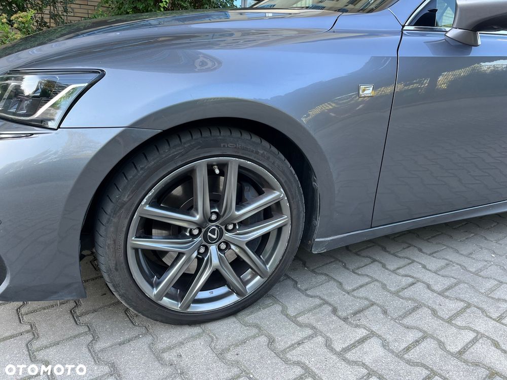 Lexus IS 200t F Sport - 5