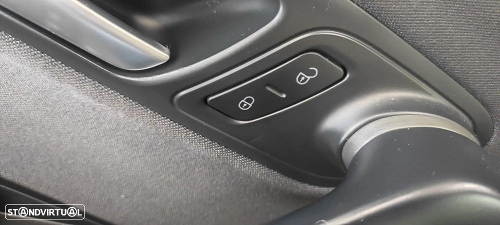 VW Passat CC 2.0 TDi Exclusive - 43