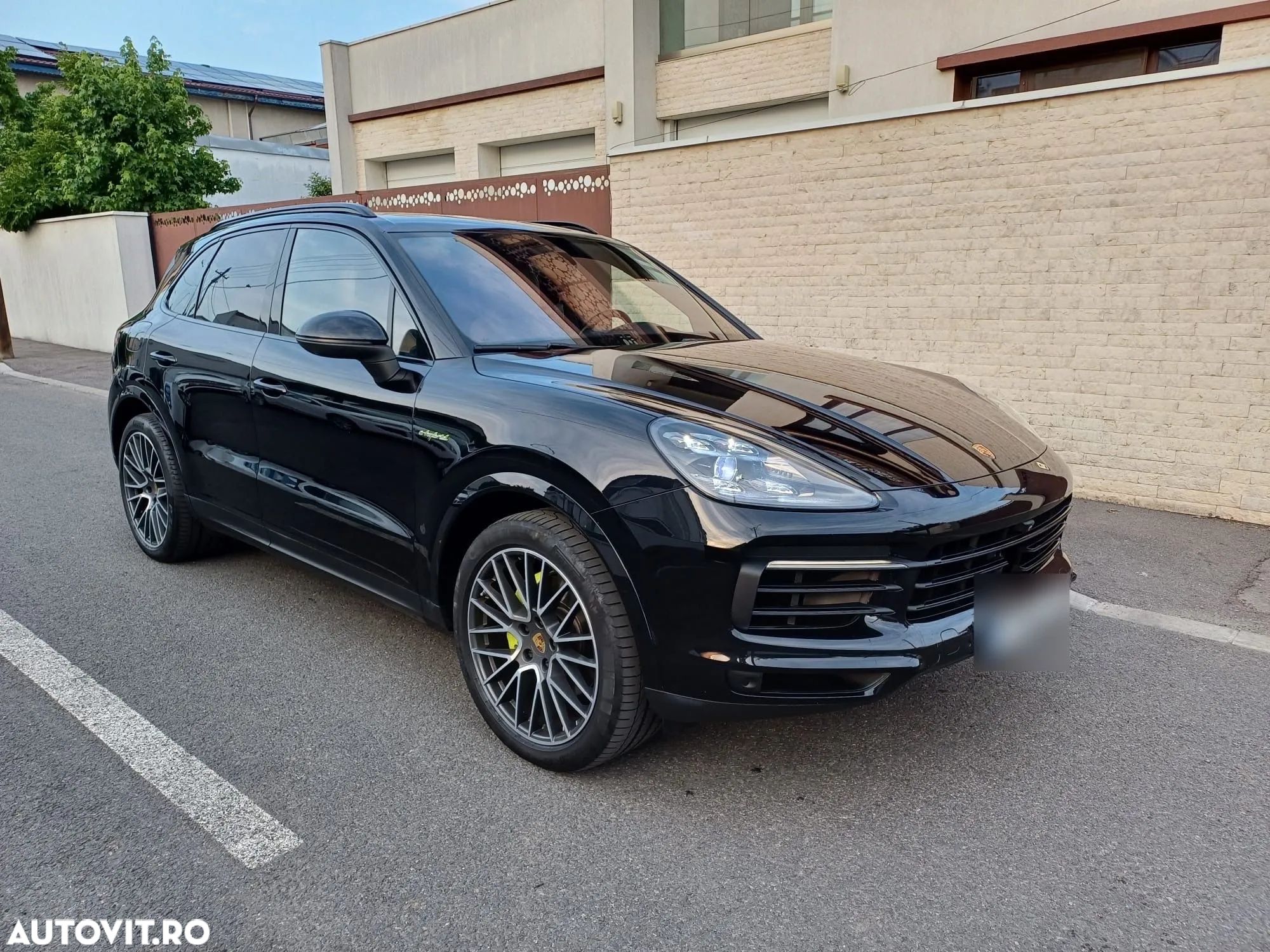 Porsche Cayenne - 1