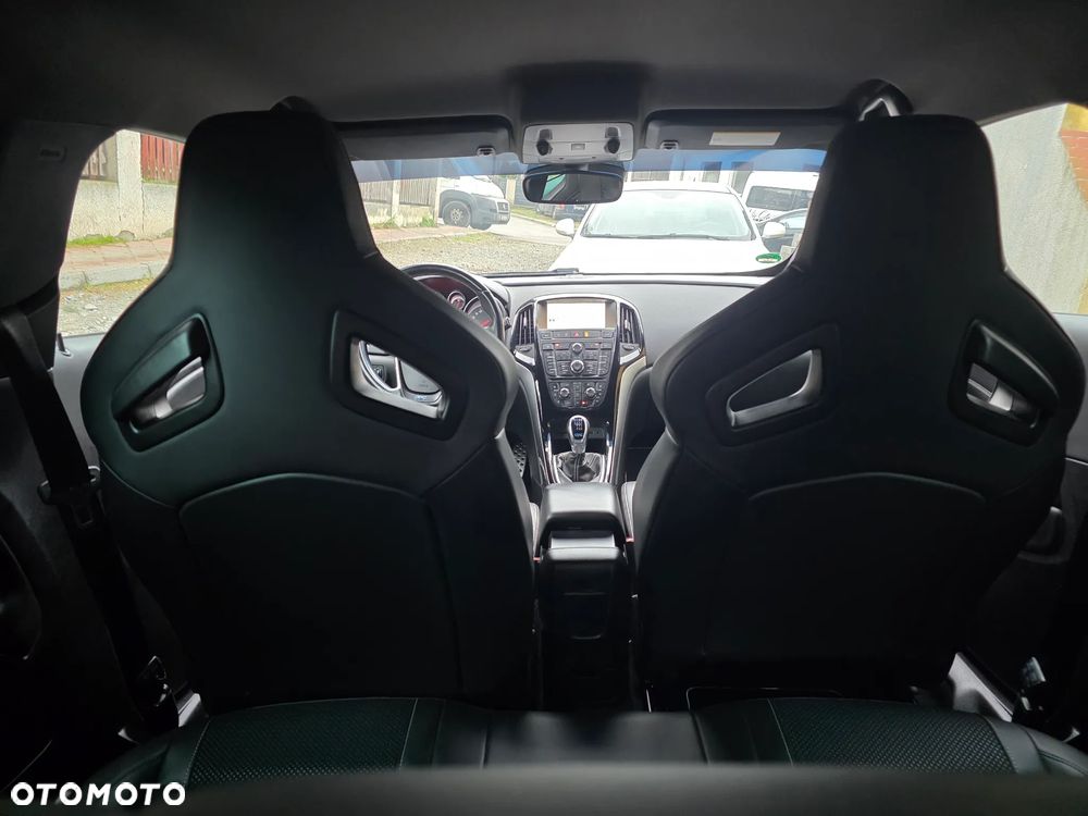 Opel Astra OPC Start/Stop - 10