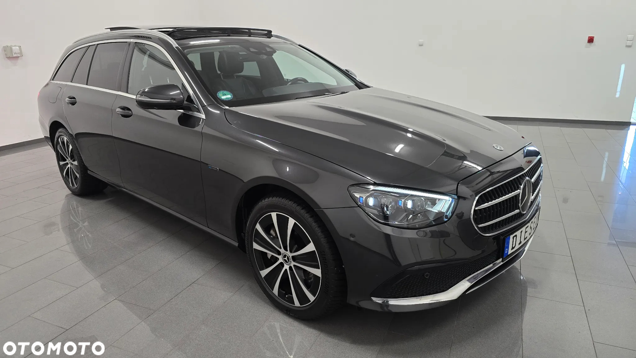 Mercedes-Benz Klasa E 300 de 4Matic T 9G-TRONIC Exclusive - 2