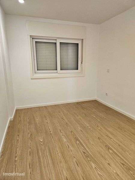 Arrendo T2 Junto ao El corte ingles estação metro João de Deus - Grande imagem: 4/8