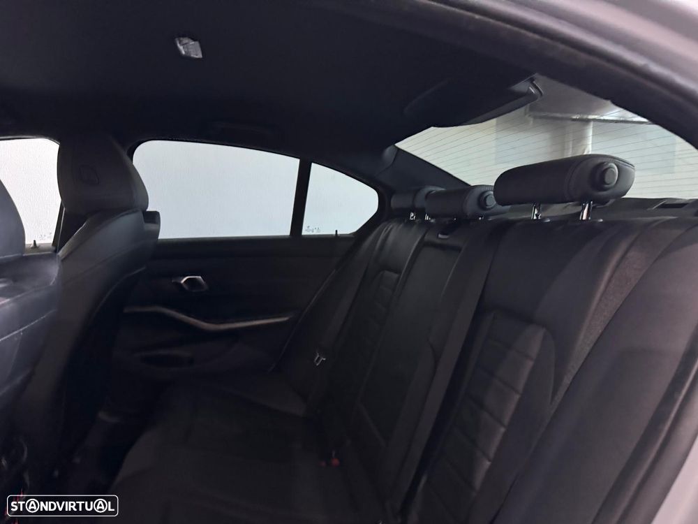 BMW 330 e Pack M Auto - 13
