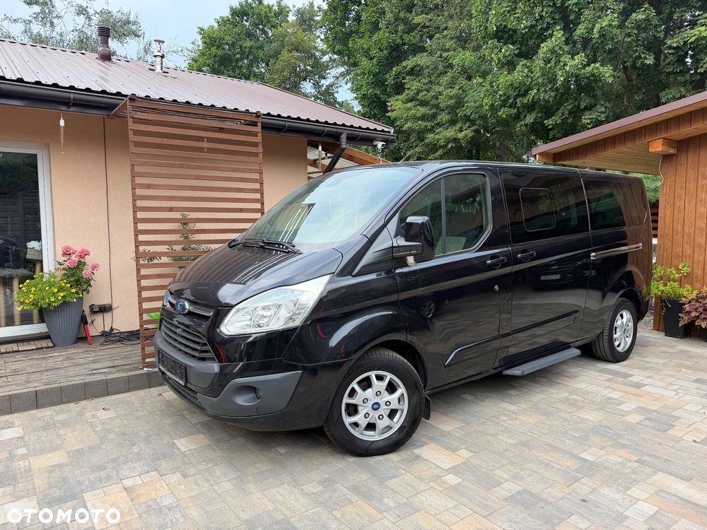 Ford Tourneo Custom - 12