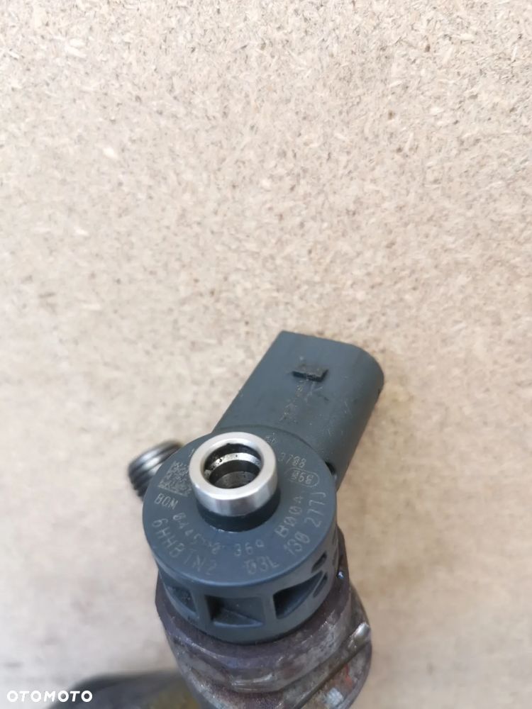 Wtryskiwacz Wtrysk Paliwa 2.0 TDI CR 03L130277J - 2