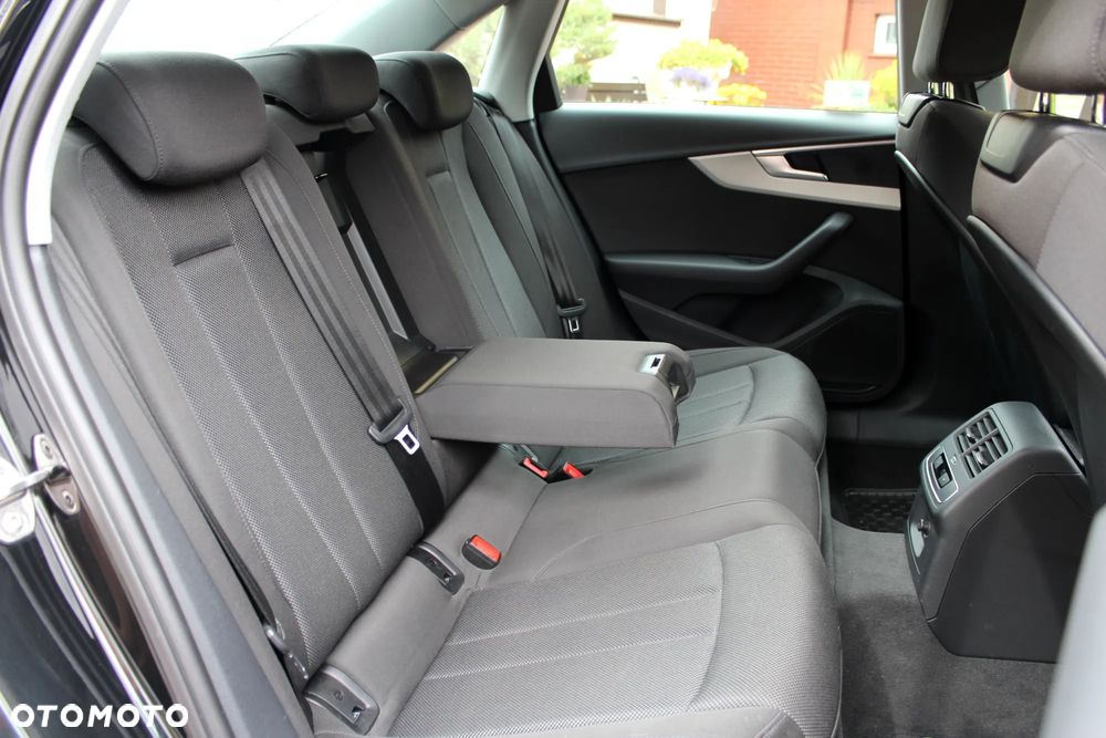 Audi A4 Limousine 35 TFSI mHEV Advanced S tronic - 11