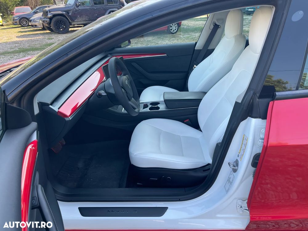 Tesla Model 3 - 5