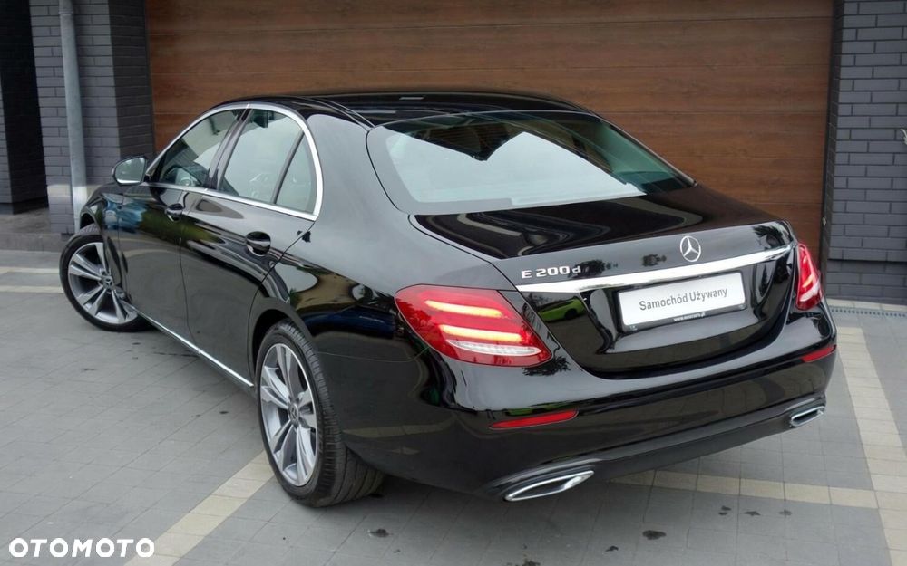 Mercedes-Benz Klasa E 200 d 9G-TRONIC - 4