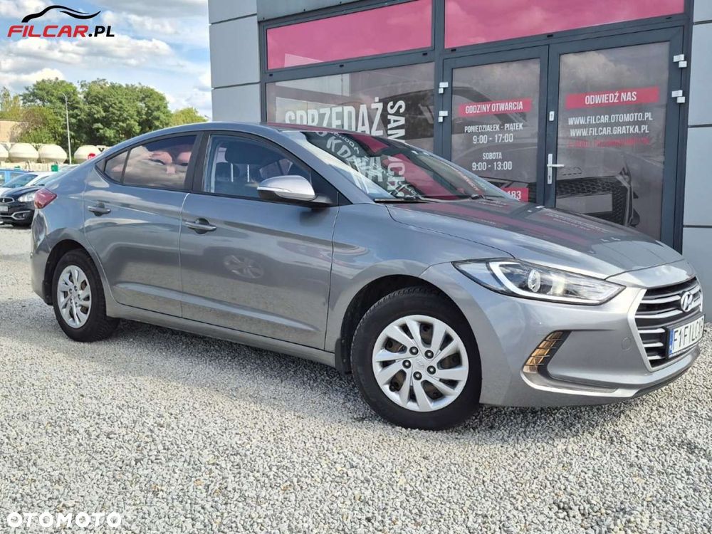 Hyundai Elantra - 17
