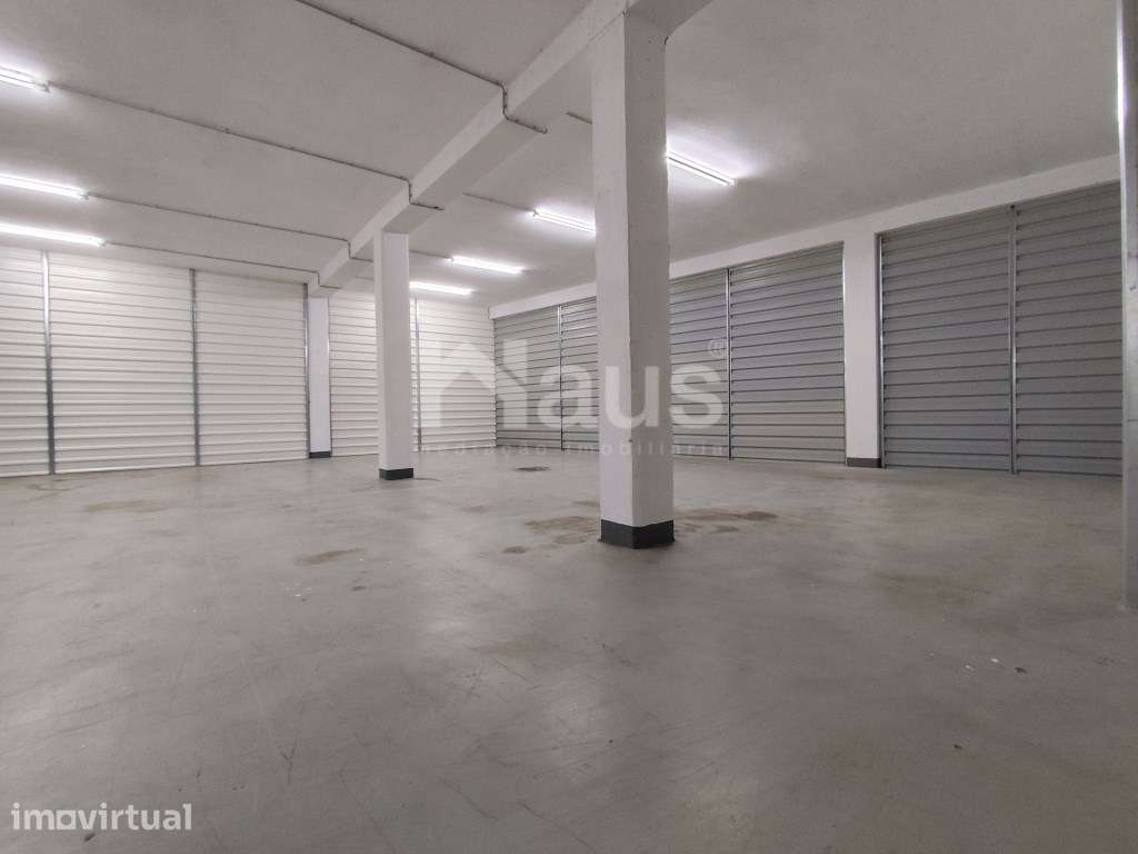 Nave com 10000m2 com facilidade de acesso ao porto de Setúbal e aut... - Grande imagem: 3/11