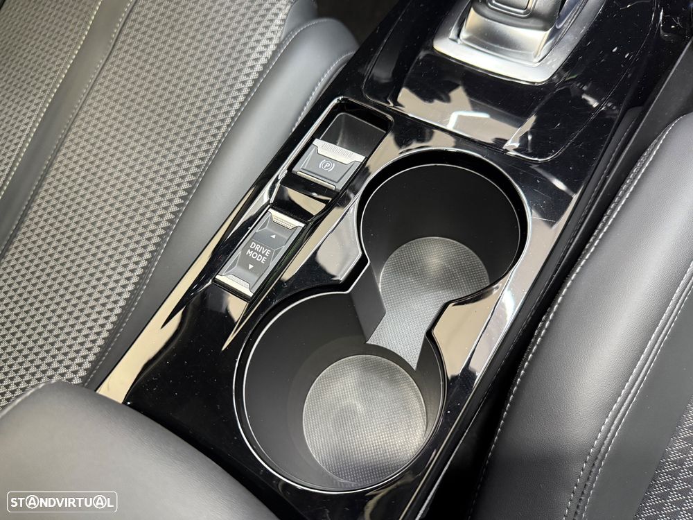 Peugeot 2008 1.2 PureTech GT Line EAT8 - 17