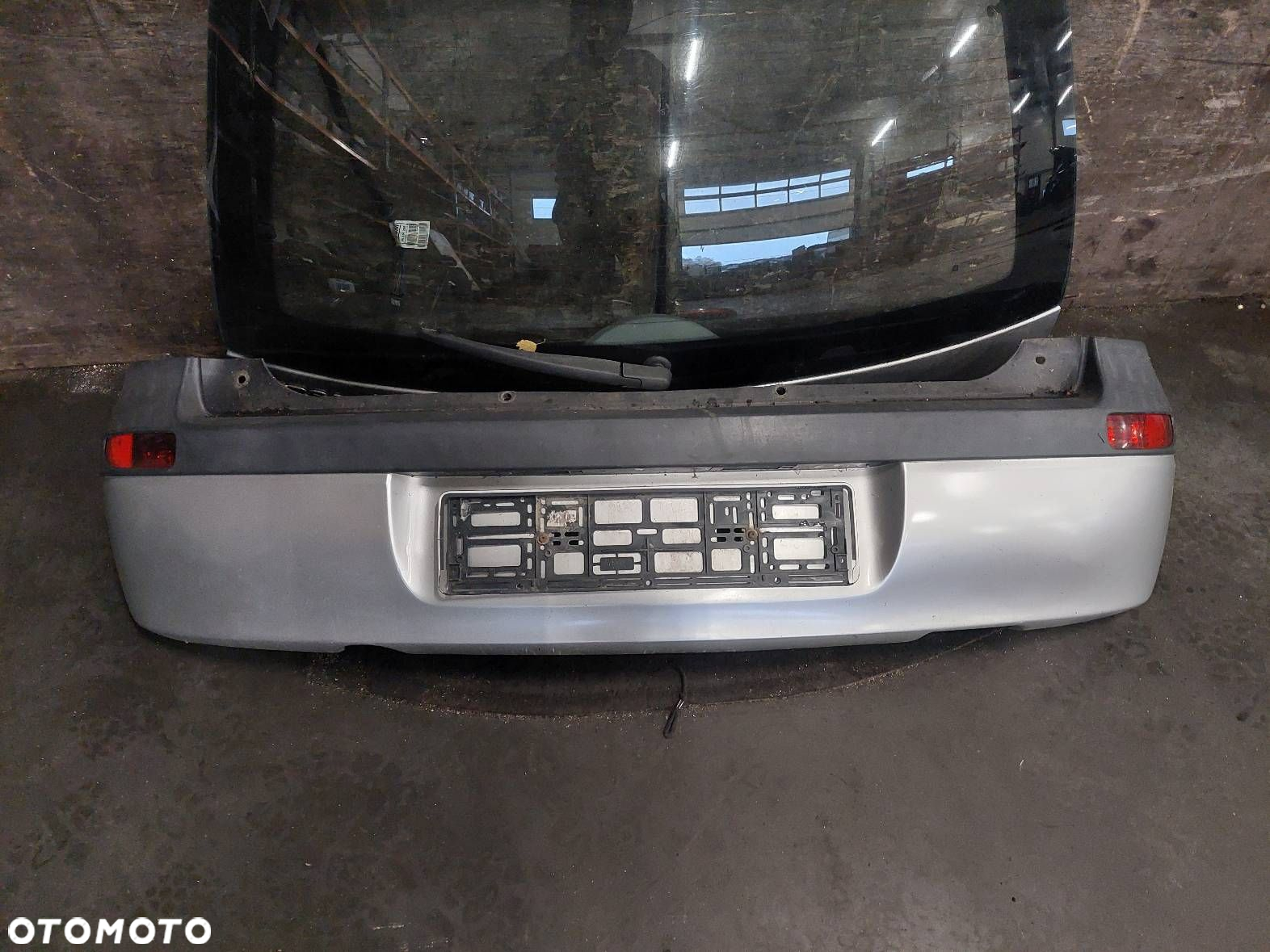 KOMPLETNY TYŁ KLAPA BAGAŻNIKA ZDERZAK TYŁ LAMPA OPEL CORSA C Z147 - 5