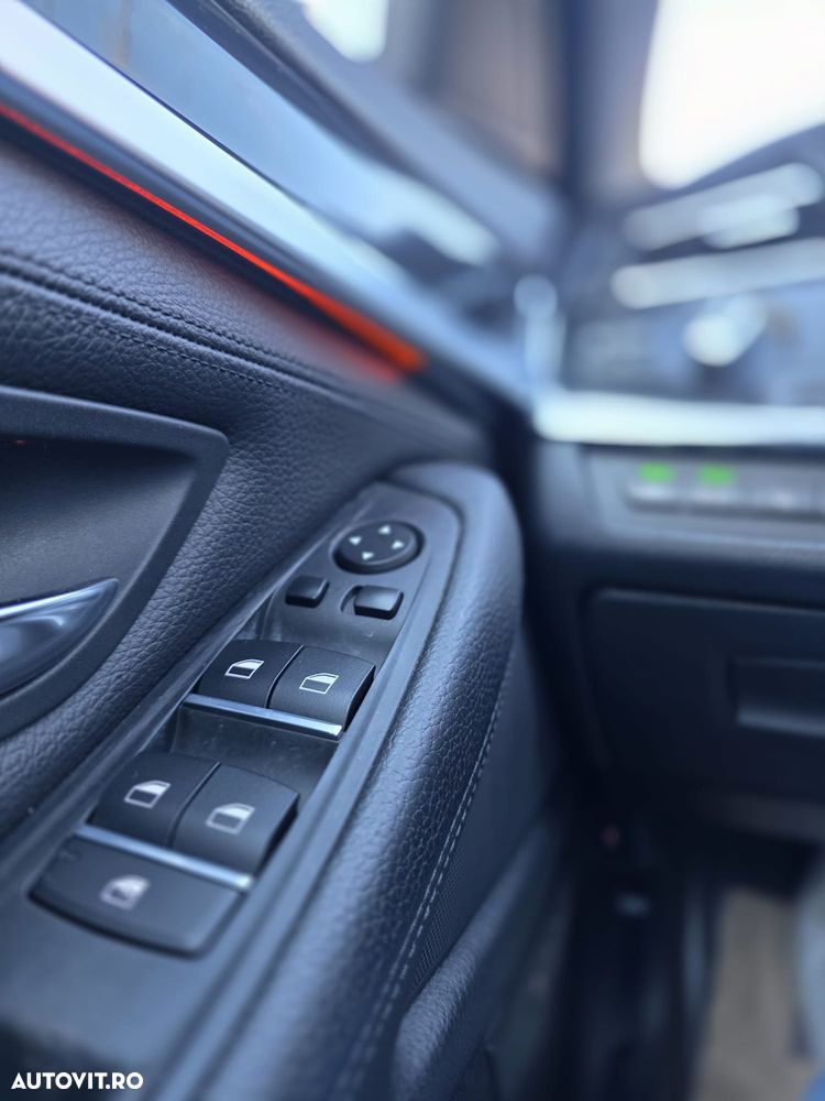 BMW Seria 5 520d Aut. Luxury Line - 32