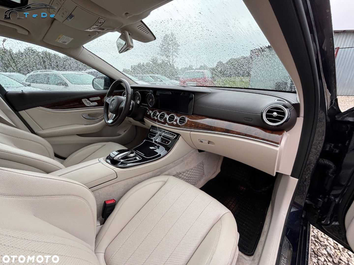 Mercedes-Benz Klasa E 300 9G-TRONIC - 30
