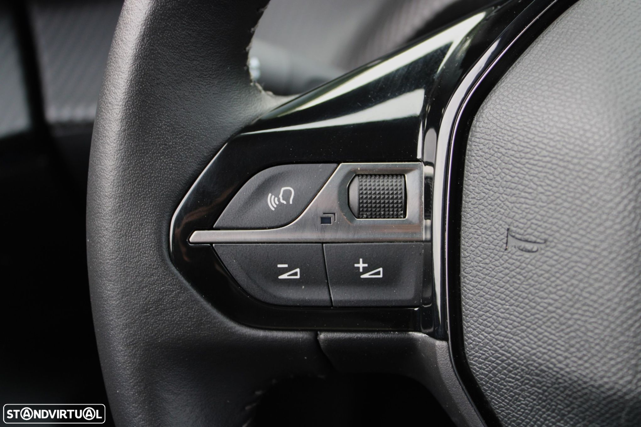 Peugeot e-2008 50 kWh Allure - 21