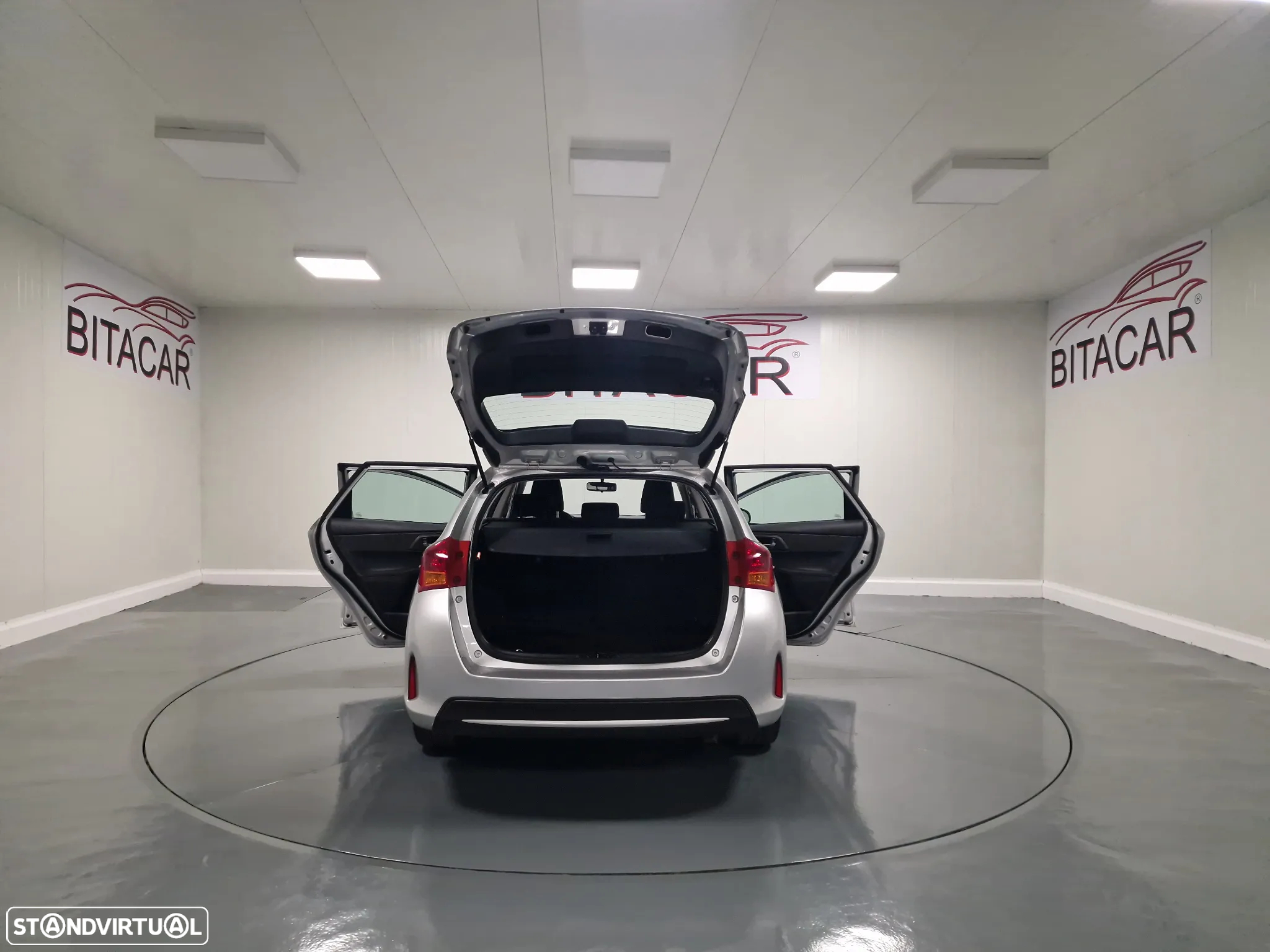 Toyota Auris Touring Sports 1.4 D-4D Comfort+J16 - 30
