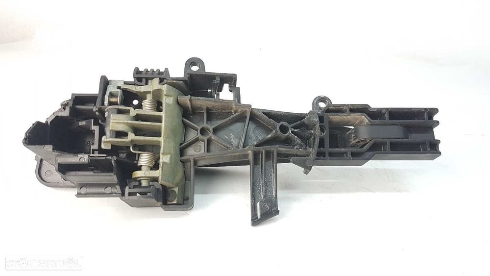 PUXADOR EXTERIOR TRASEIRO DIREITO BMW SERIE 1 BERLINA (E81/E87) 118D - 2