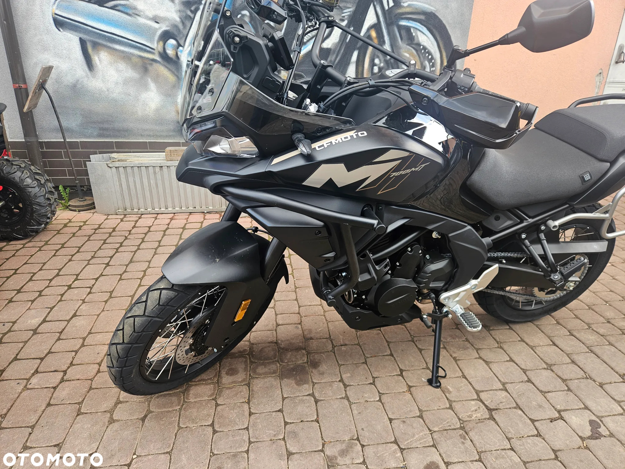 CFMoto MT - 2