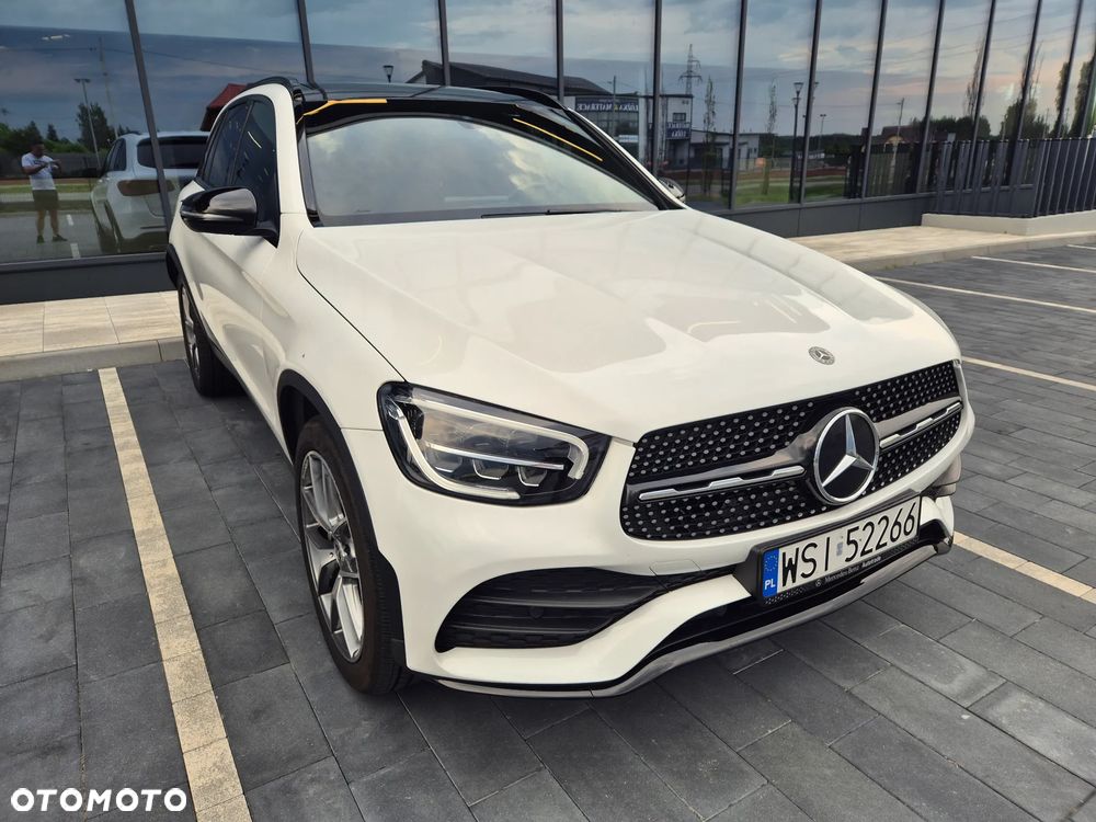 Mercedes-Benz GLC 300 4Matic 9G-TRONIC AMG Line Plus - 1