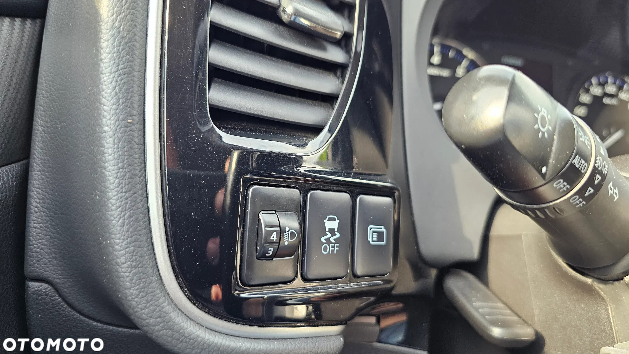 Mitsubishi Outlander 2.0 Instyle Navi 4WD CVT - 30