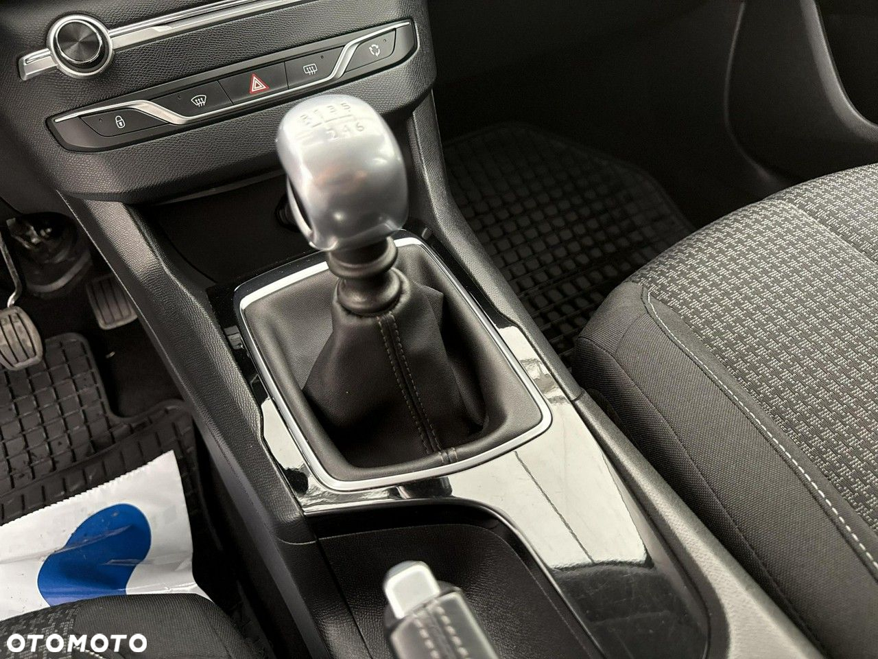 Peugeot 308 - 16