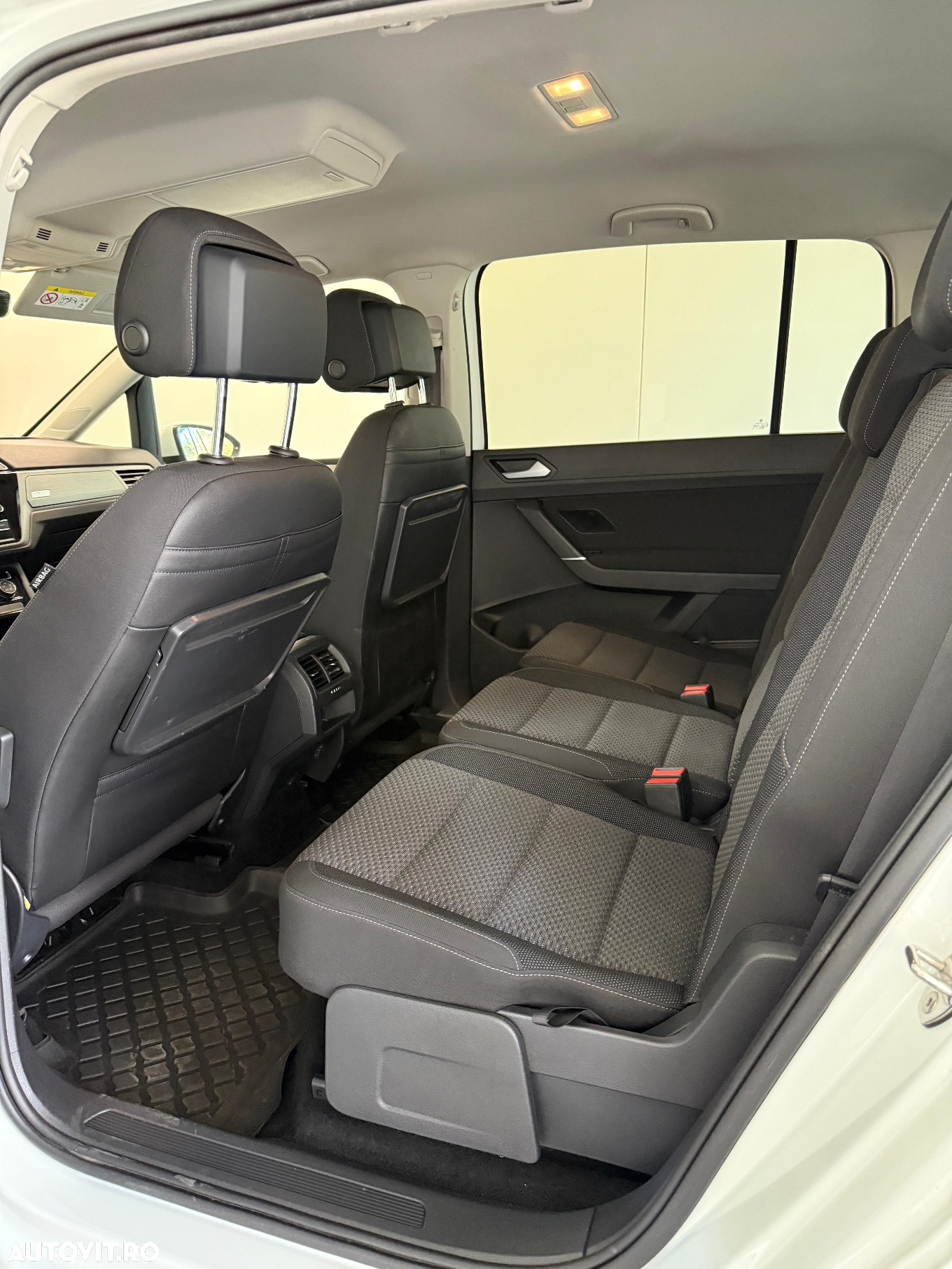 Volkswagen Touran 2.0 TDI Comfortline - 6