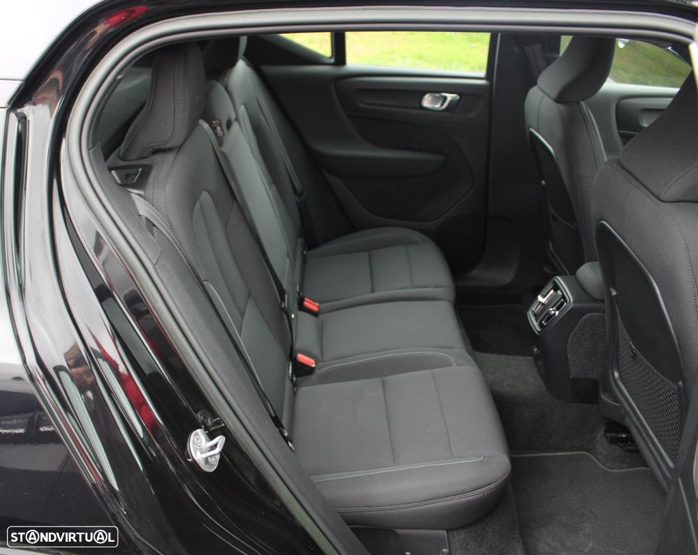 Volvo XC 40 Recharge Core - 36