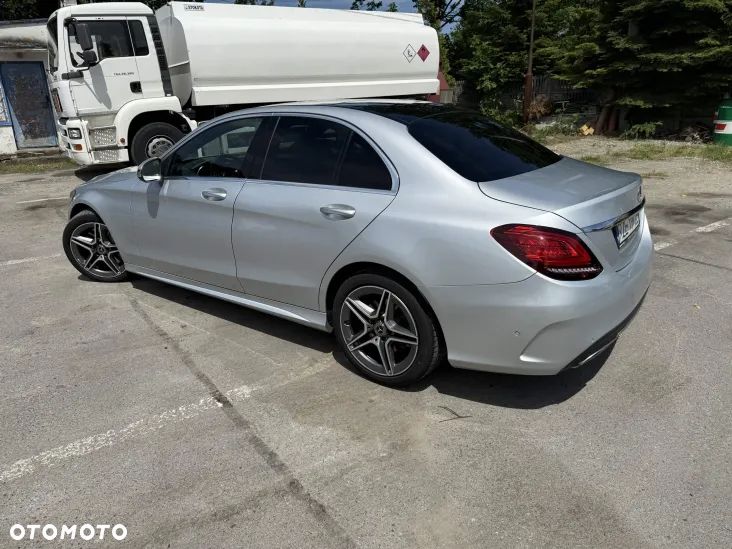 Mercedes-Benz Klasa C 300 9G-TRONIC - 11