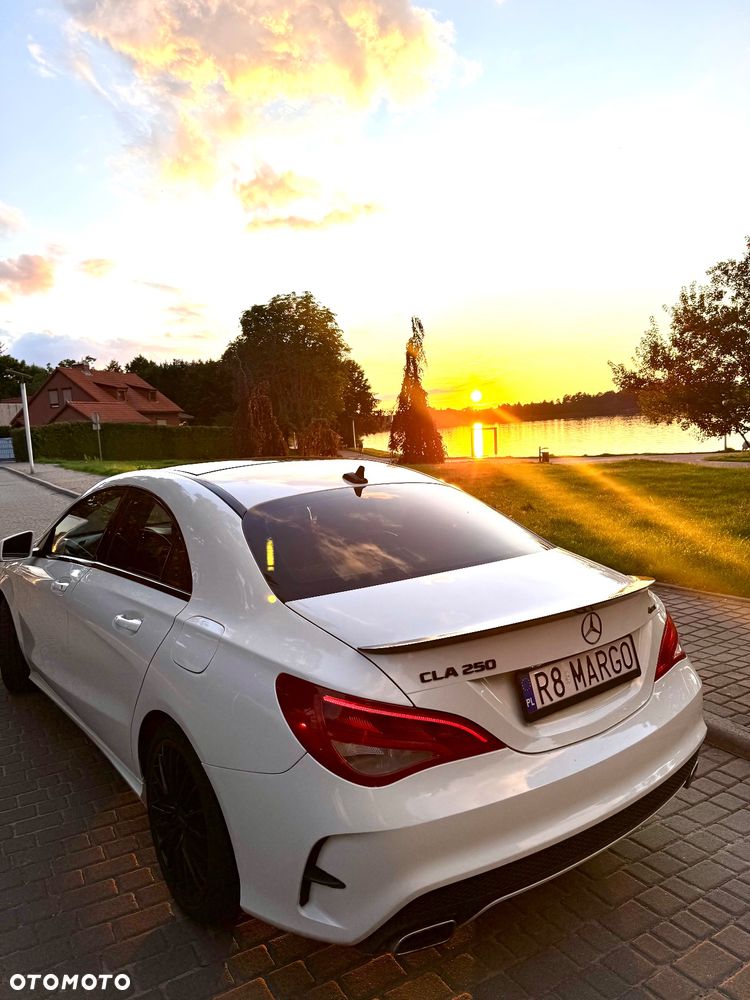 Mercedes-Benz CLA 250 4Matic 7G-DCT - 6